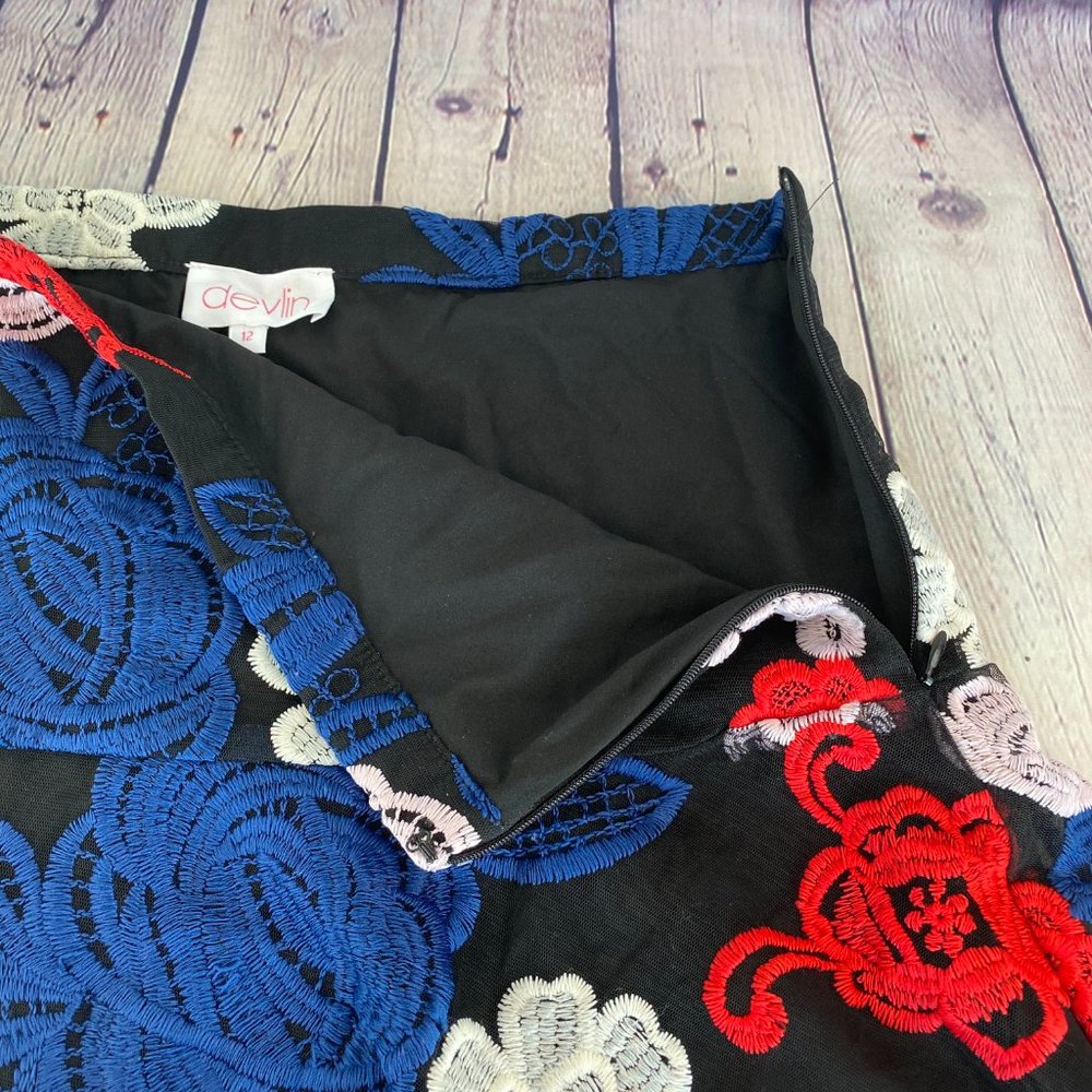 Devlin Baily Skirt in Floral Embroidery Black - Picture 4 of 7